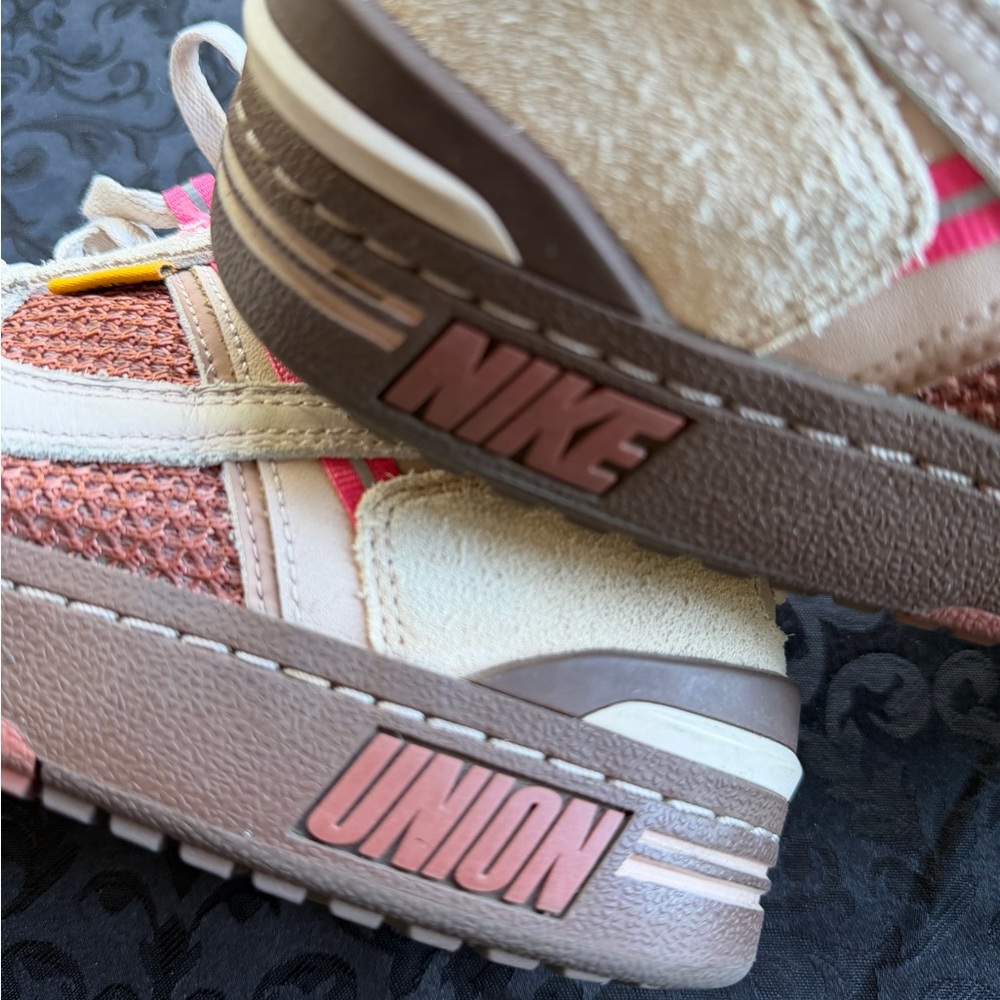 Nike Field General B40
Union LA Shimmer
Size 11.5 - Picture 5 of 9
